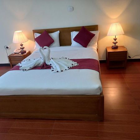 Bruhway Hotel Addis Ababa Dış mekan fotoğraf