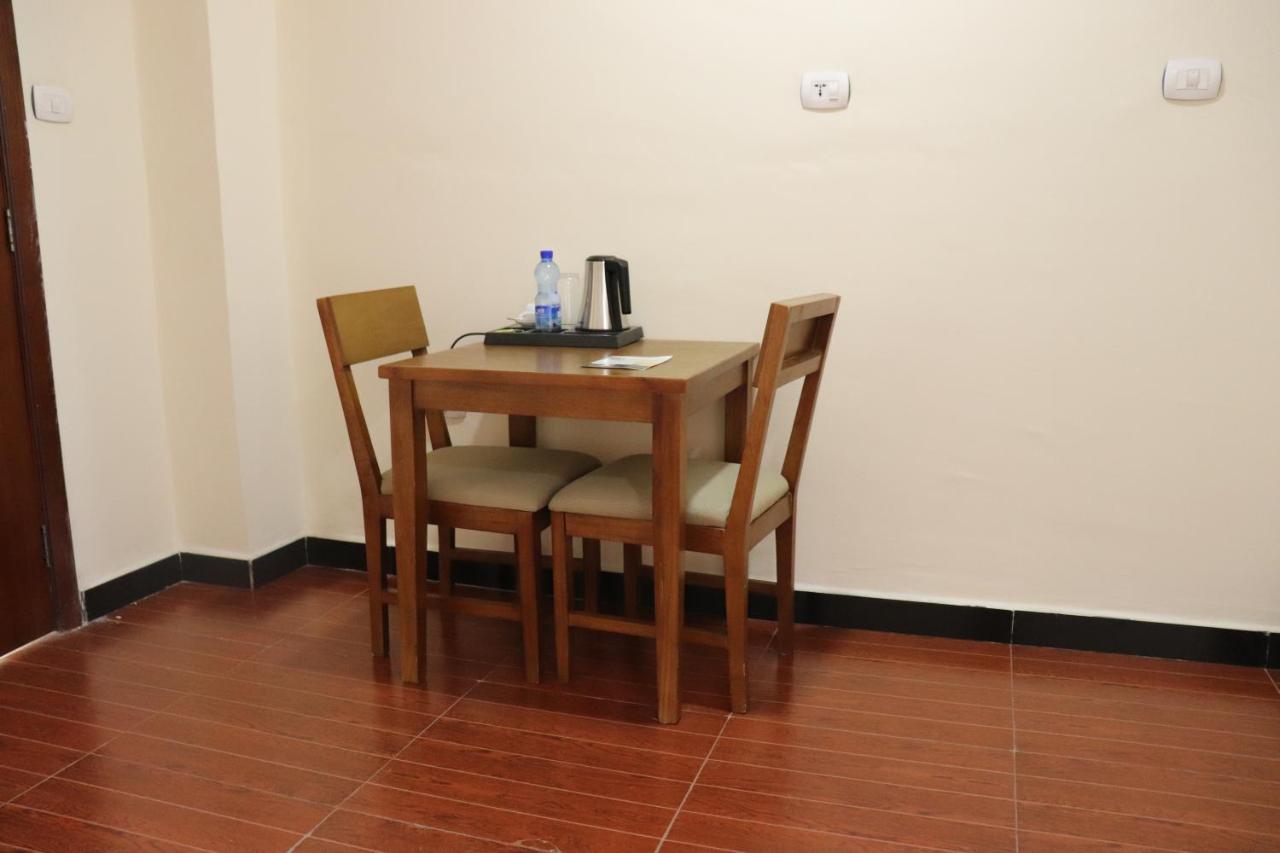 Bruhway Hotel Addis Ababa Dış mekan fotoğraf