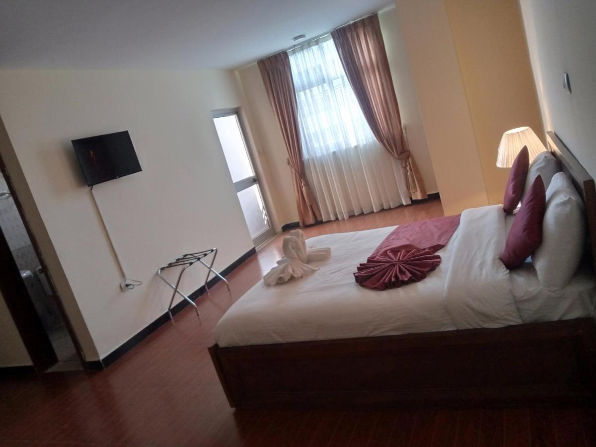 Bruhway Hotel Addis Ababa Dış mekan fotoğraf