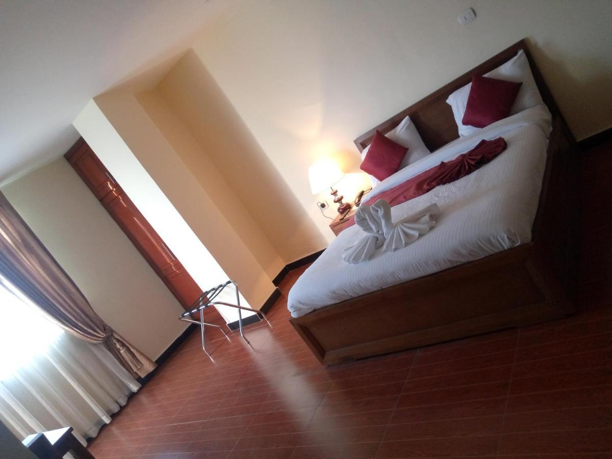 Bruhway Hotel Addis Ababa Dış mekan fotoğraf