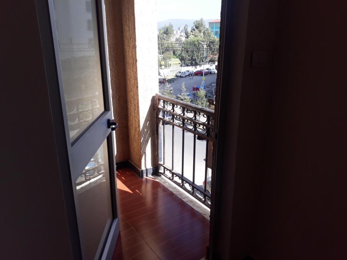 Bruhway Hotel Addis Ababa Dış mekan fotoğraf