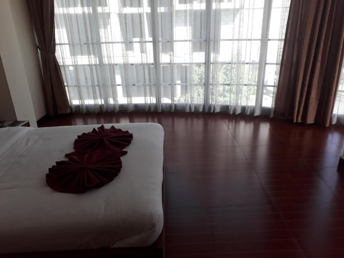 Bruhway Hotel Addis Ababa Dış mekan fotoğraf