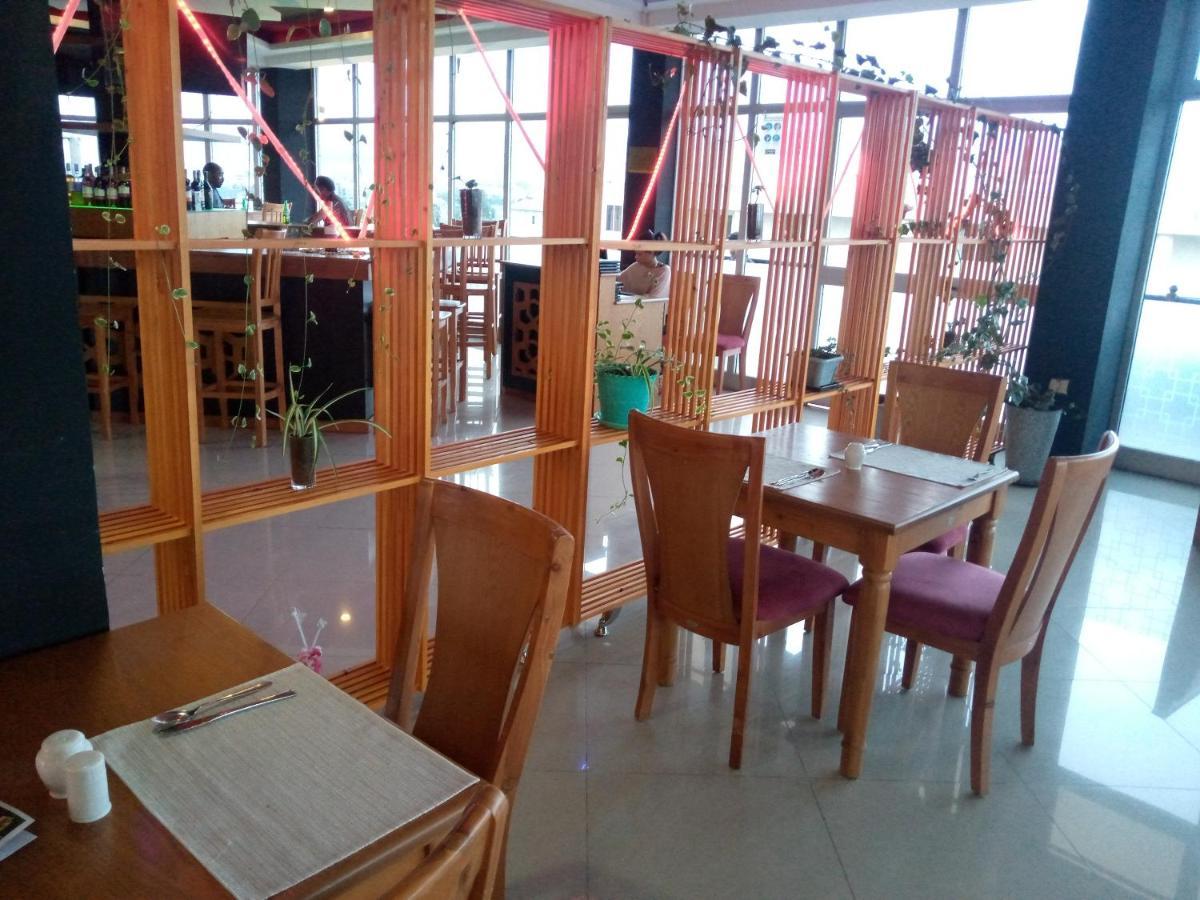Bruhway Hotel Addis Ababa Dış mekan fotoğraf