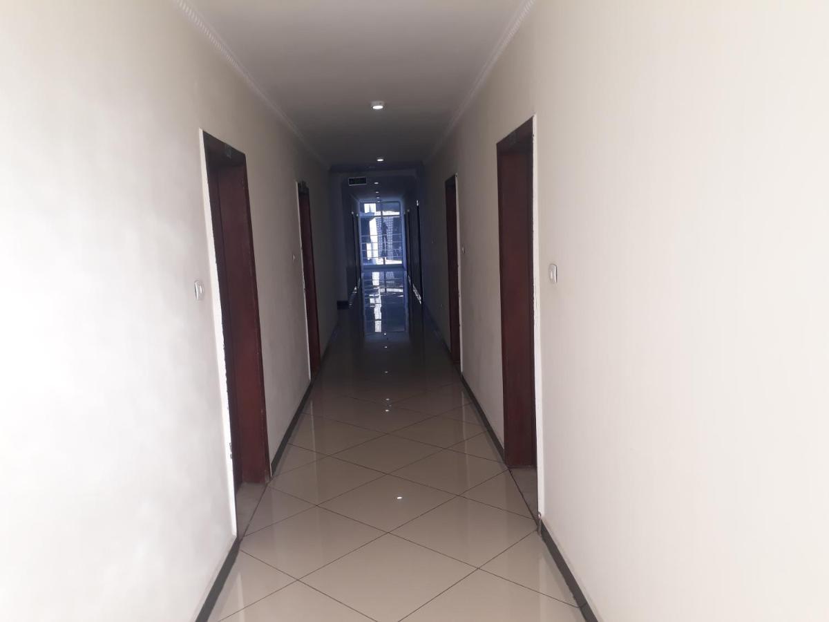 Bruhway Hotel Addis Ababa Dış mekan fotoğraf